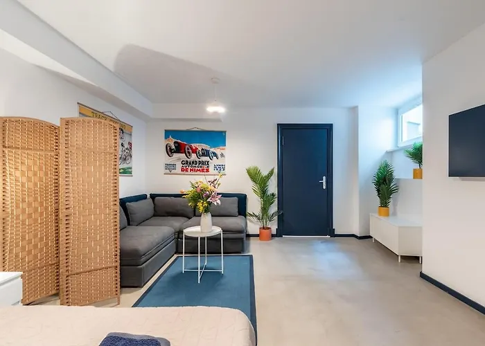 Modern Flat In Kreuzberg 2 Bath Rooms