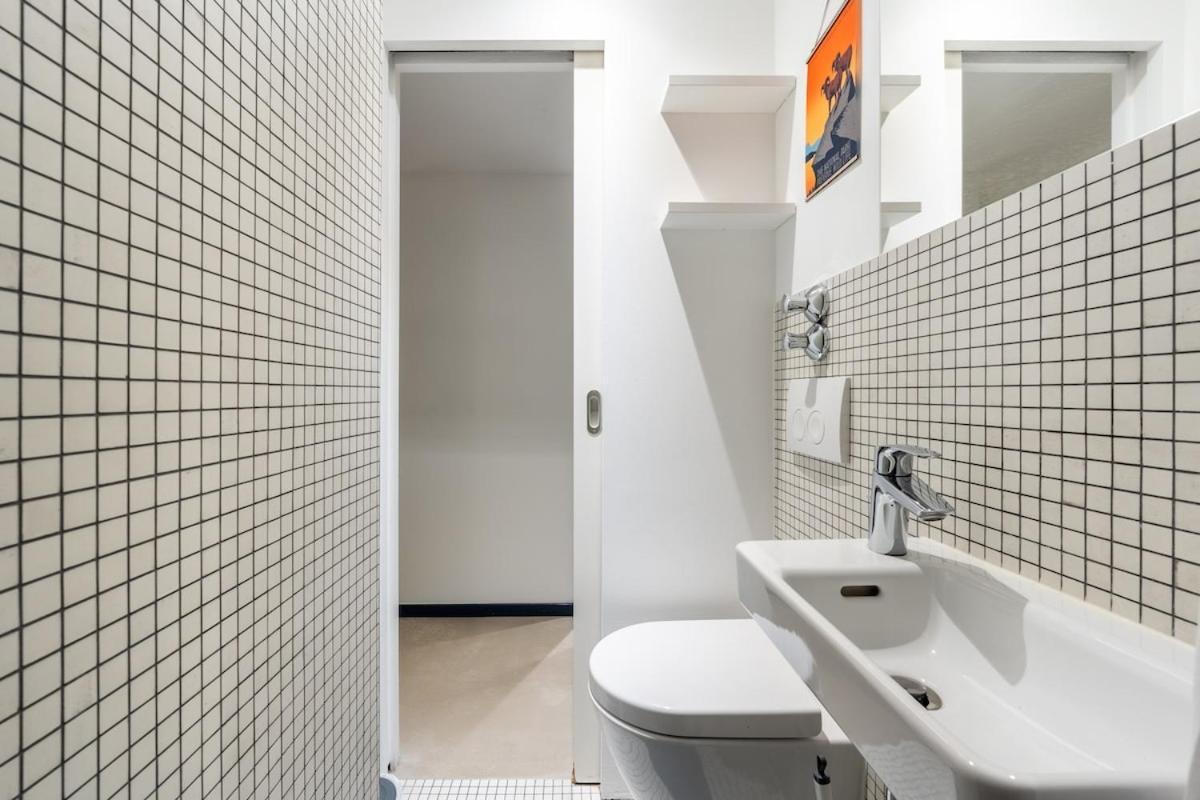 Modern Flat In Kreuzberg 2 Bath Berlijn